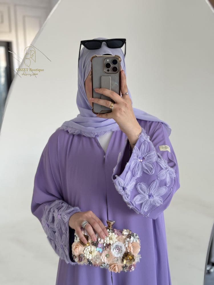 عباية سارة البنفسجية 